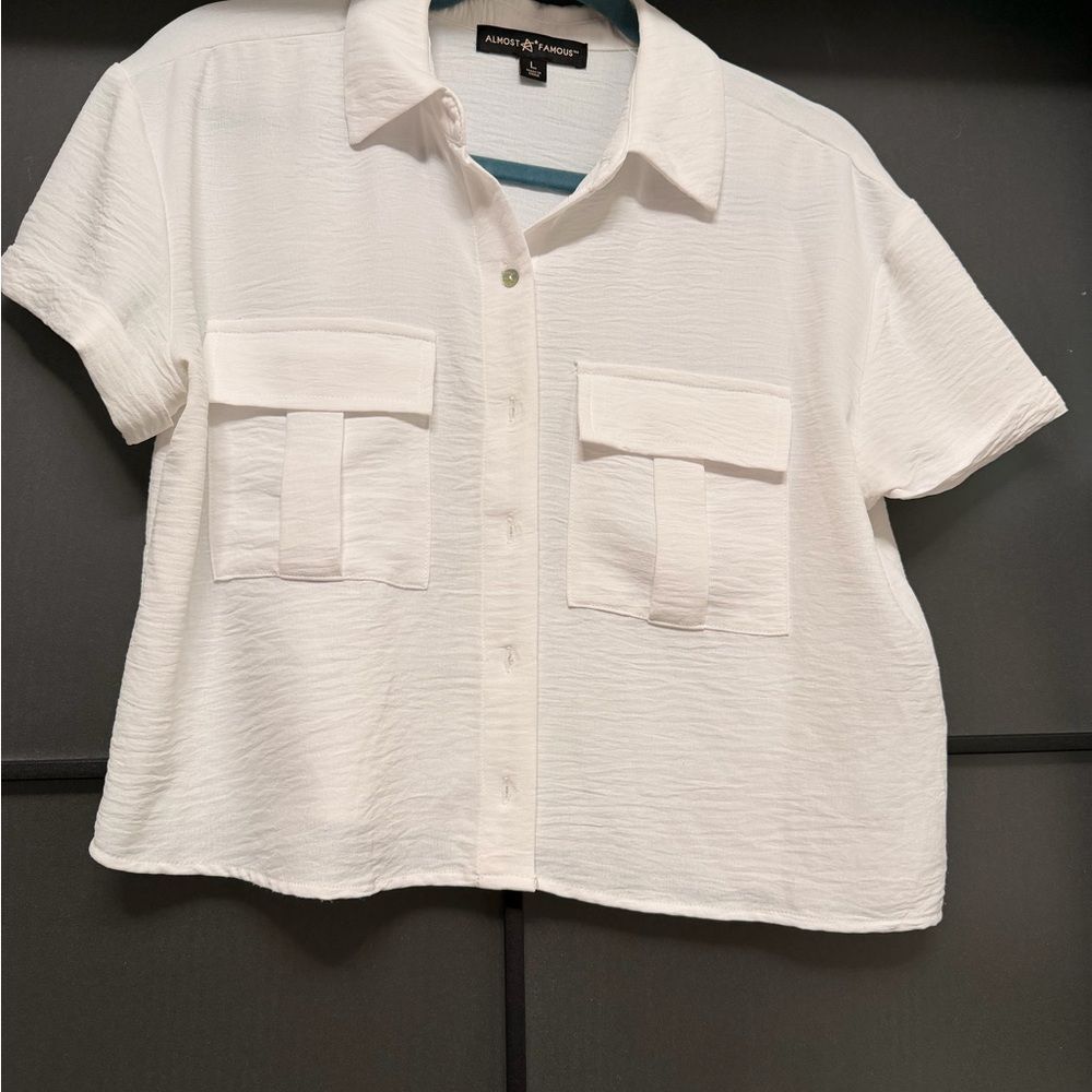Almost Famous White Textured Cropped Button-Down Shell Buttons Boxy Size L